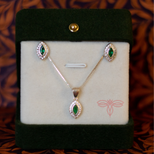 Conjunto Navete Verde Esmeralda Cravejado