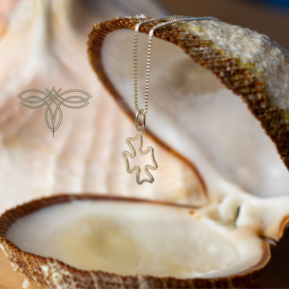 Colar Trevo 4 folhas vazado