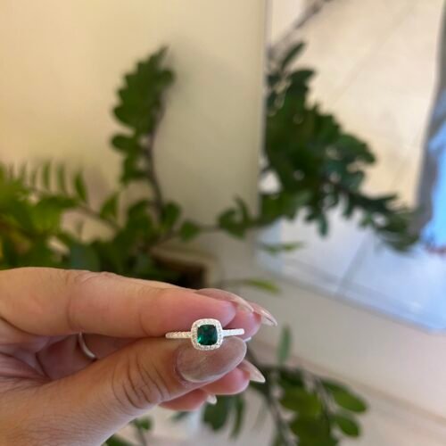 Anel Esmeralda zircônia