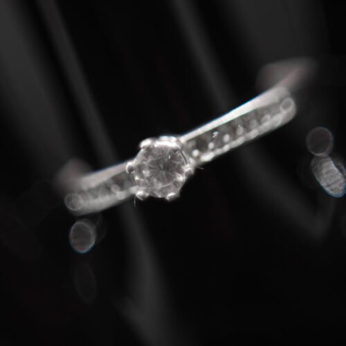 Anel Diana Cravejado