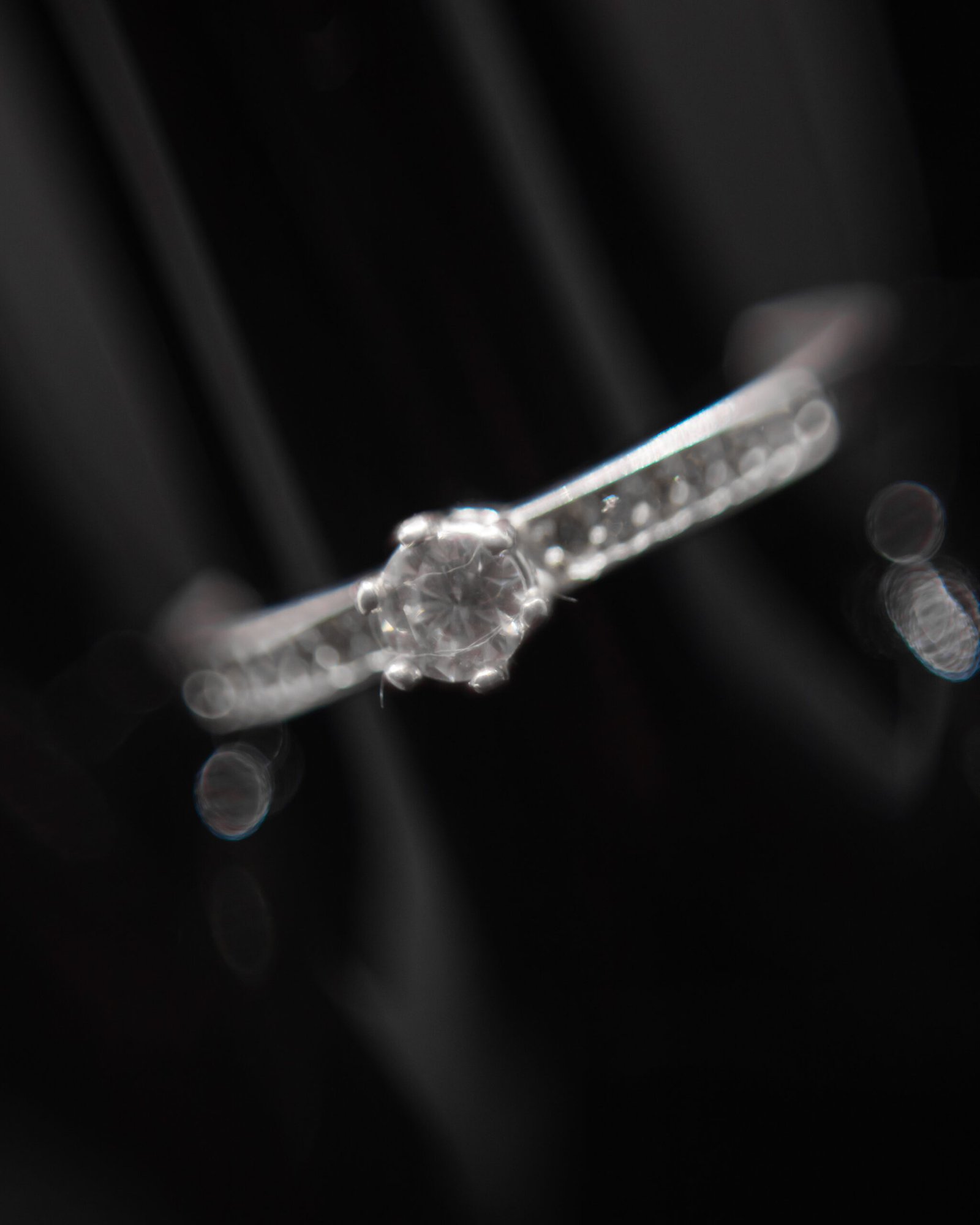 Anel Diana Cravejado