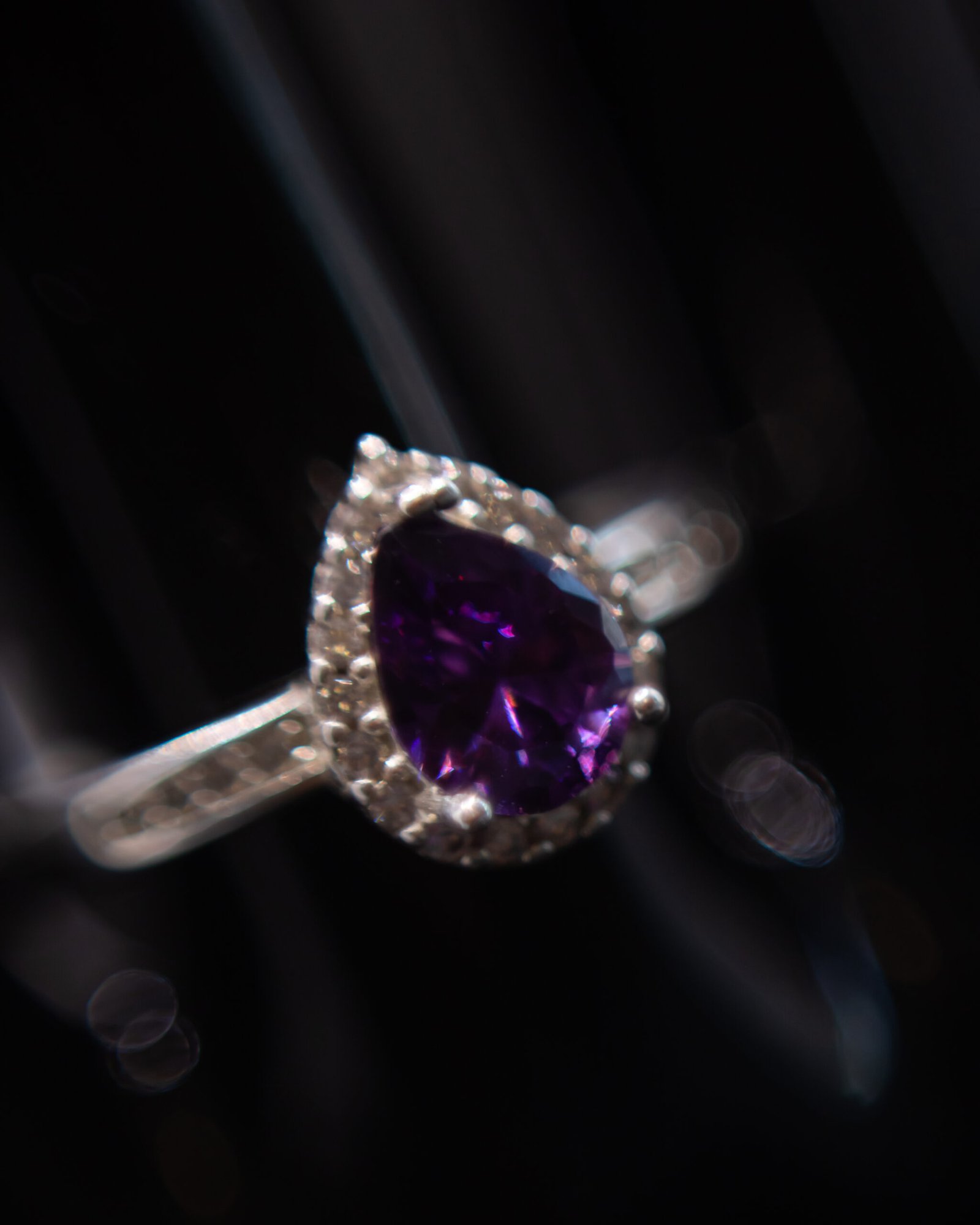 Anel Gota Luxo Cravejado